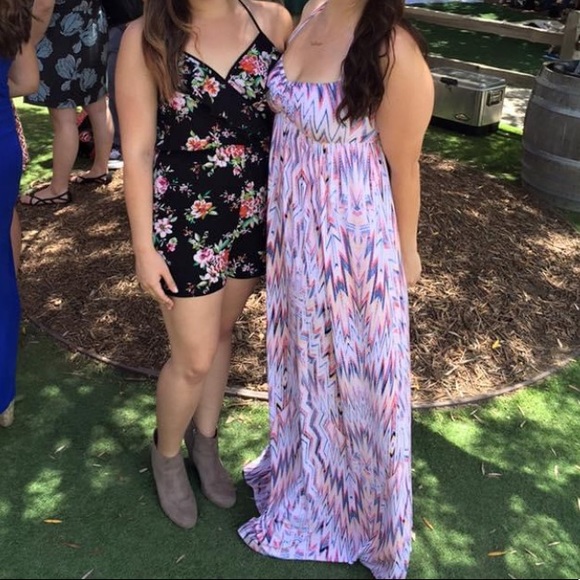 Splendid Dresses & Skirts - 🚨3/$25 Splendid | maxi dress with cute design!